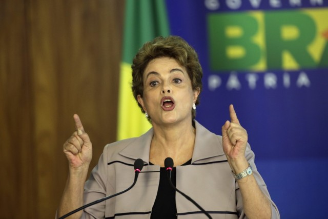 Dilma diz que jamais renunciará ao cargo de Presidente