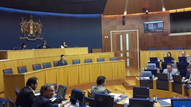 Assembleia debate Conta da Região de 2014