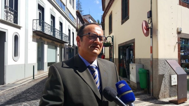 CDS defende o Centro Internacional de Negócios de forma “intransigente”