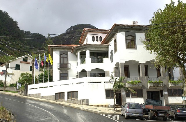 Vereadores do PSD justificam voto contra às contas da Câmara do Porto Moniz