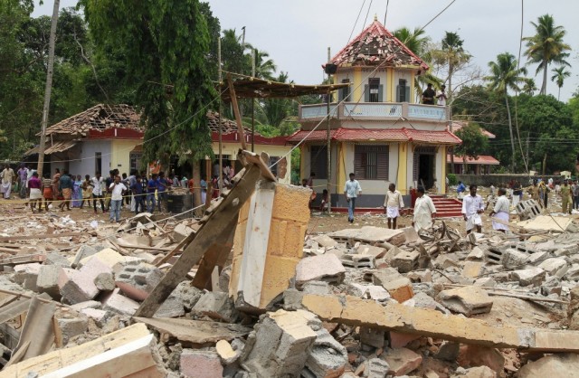 Incêndio em templo indiano provoca 102 mortos e 280 feridos