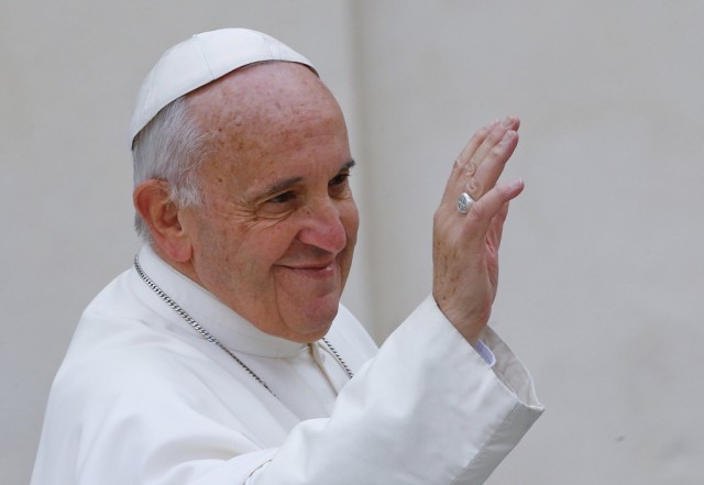 Solidéu do papa Francisco à venda em leilão online