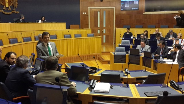PSD tenta justificar recusa de pagamento do IRS às câmaras