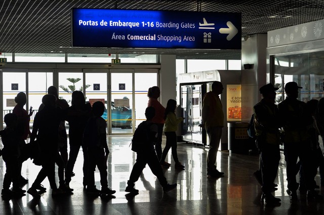 Eurodeputados portugueses pouco entusiasmados com banco de dados de passageiros aéreos