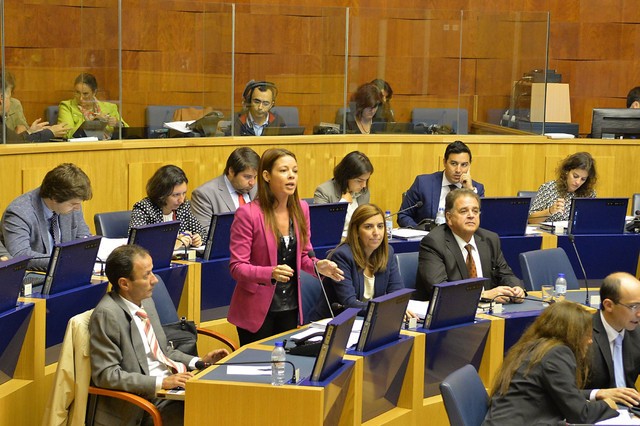 Madeira dá parecer favorável a incompatibilidades dos políticos, mas rejeita aplicação na região