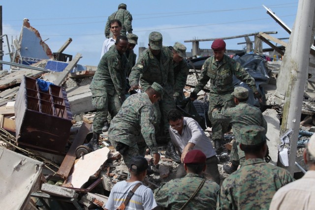 Sismo no Equador provocou 413 mortos