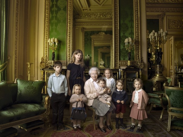 Rainha Isabel II celebra 90 anos, mas maioria dos súbditos não querem que abdique
