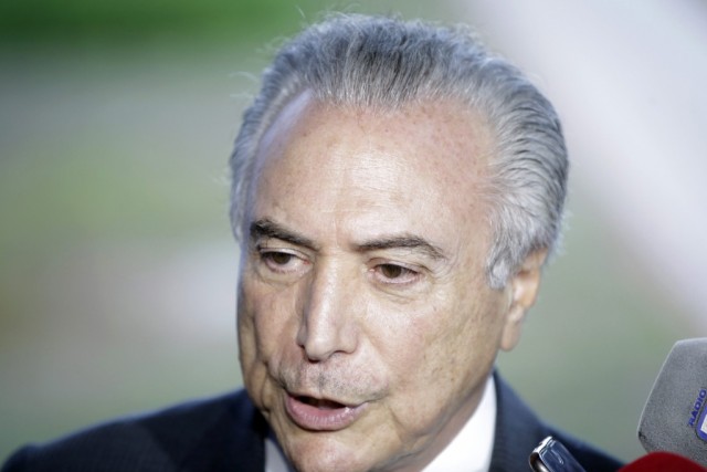 Temer assume Presidência do Brasil, enquanto Rousseff procura apoios na ONU