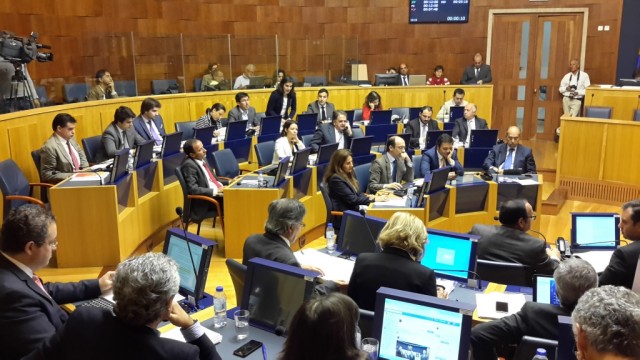Propostas de PSD e CDS pretendem excluir bolsas regionais dos rendimentos dos agregados