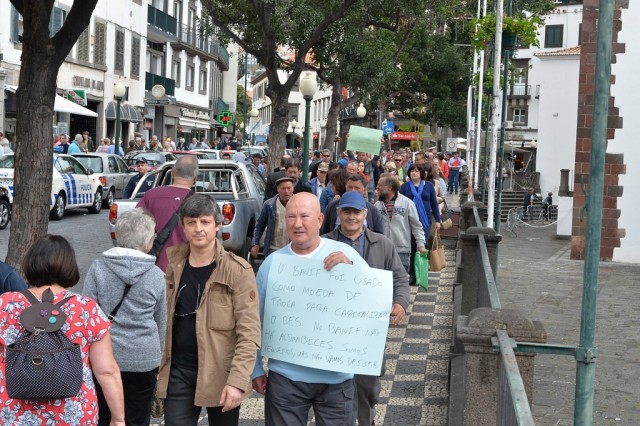 Lesados do Banif manifestam-se hoje no Funchal
