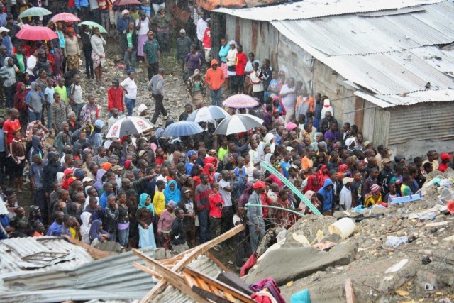 Vídeo mostra a extensão da mortal derrocada de prédio residencial em Nairobi