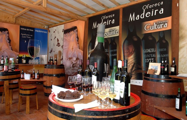 Três provas de Vinho Madeira no estrangeiro por 53 mil euros