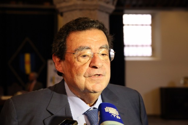 Finanças são “o calcanhar de Aquiles das autonomias regionais”