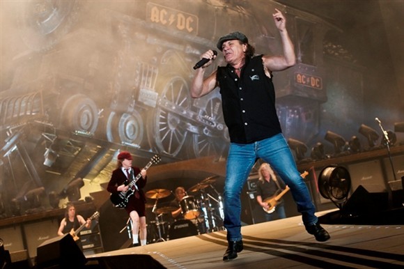 Axl Rose espera honrar lugar de Brian Jonhson na digressão com AC/DC