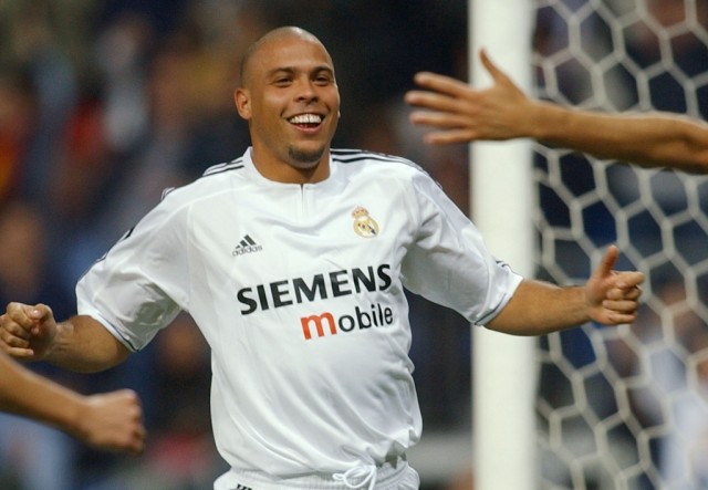 Ronaldo que fez um filho numa digressão na Ásia é... o brasileiro