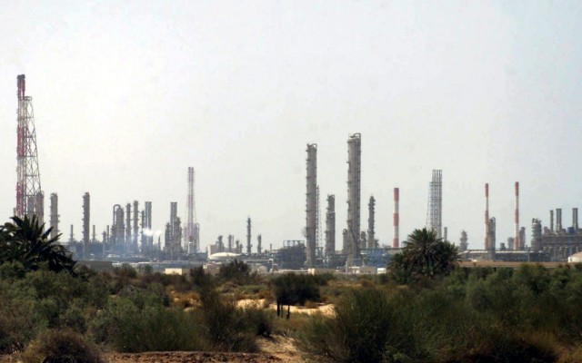 Arábia Saudita vai manter política petrolífera