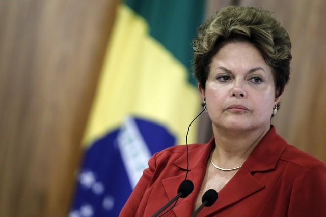 Dilma prevê disputa dura após anúncio anulação de sessões de destituição