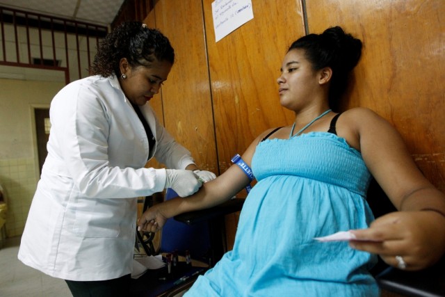 OMS pede às grávidas que não viajem para o Rio de Janeiro devido ao Zika