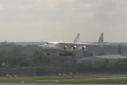 Entusiasmaram-se com a chegada do maior avião do Mundo e perderam voos