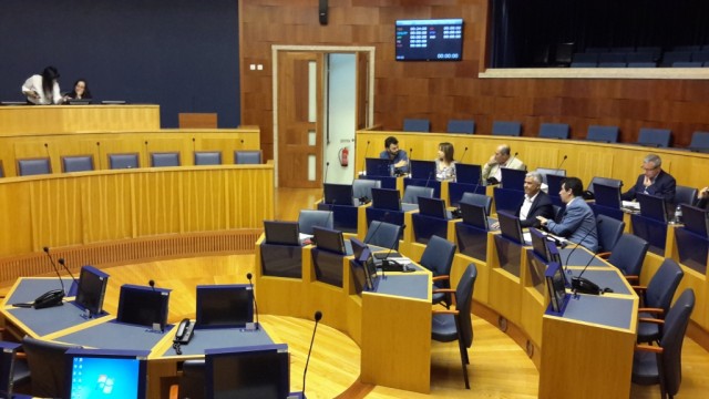 Assembleia debate direitos laborais