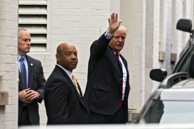 Lóbi da posse de arma nos Estados Unidos apoia oficialmente Donald Trump