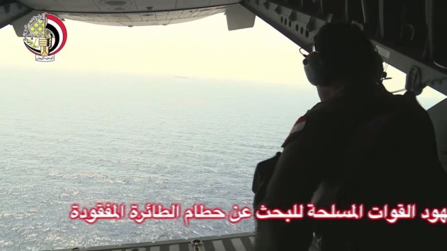 Avião que caiu no Egipto enviou mensagens que indicavam fumo na cabine