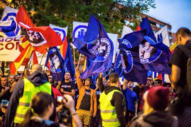 Meio milhar de manifestantes marcharam em Madrid contra o fascismo e o racismo