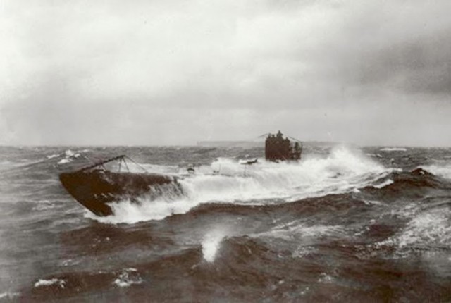 Mergulhador italiano descobre destroços de submarino inglês da II Guerra