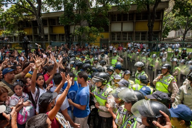 Oposição venezuelana condiciona diálogo com o Governo a realização de referendo revogatório presidencial