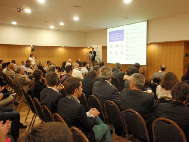 300 procuram oportunidades alternativas de financiamento