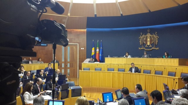 Diploma do governo simplifica acesso às actividades de comércio, serviços e restauração