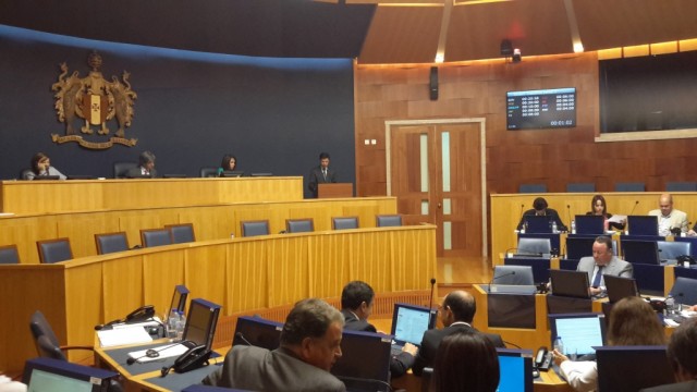 Assembleia prolonga trabalhos até esgotar diplomas de Rui Gonçalves