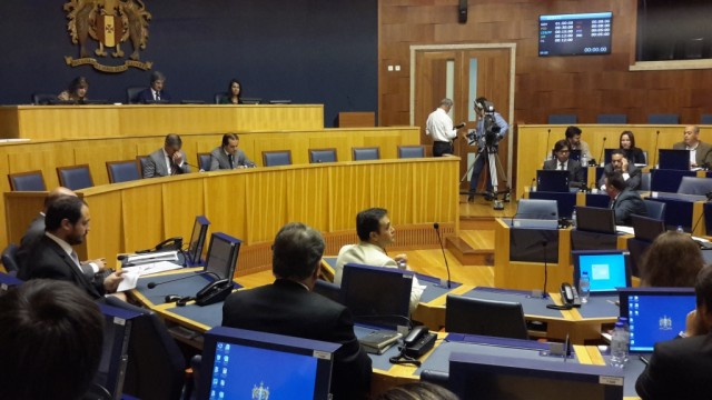 Recuperação de caminhos reais começa na Calheta