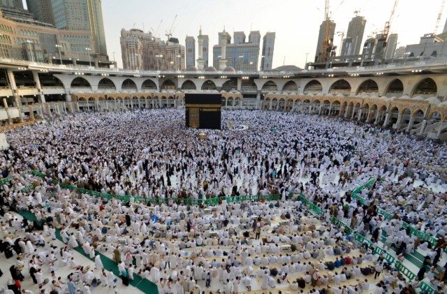 Muçulmanos celebram início do Ramadão, muitos em zonas de guerra