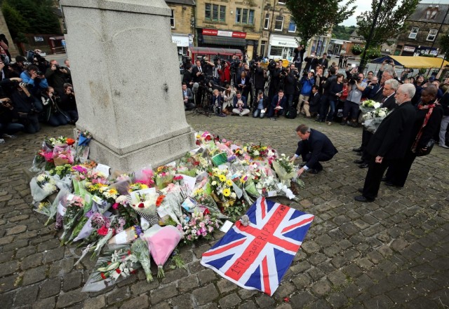 Polícia britânica investiga eventuais ligações do suspeito pela morte de Jo Cox à extrema-direita
