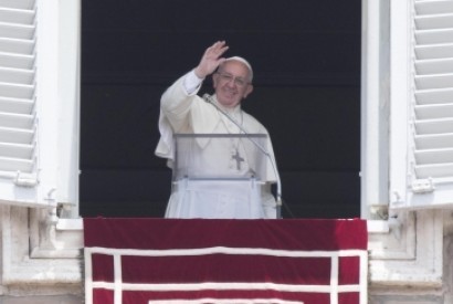Papa convida a encontrar, acolher e ouvir os refugiados