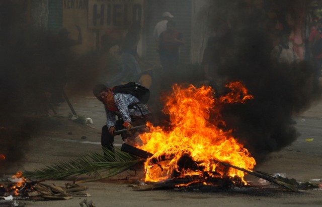 Seis mortos e mais de cem feridos em protesto de professores no México