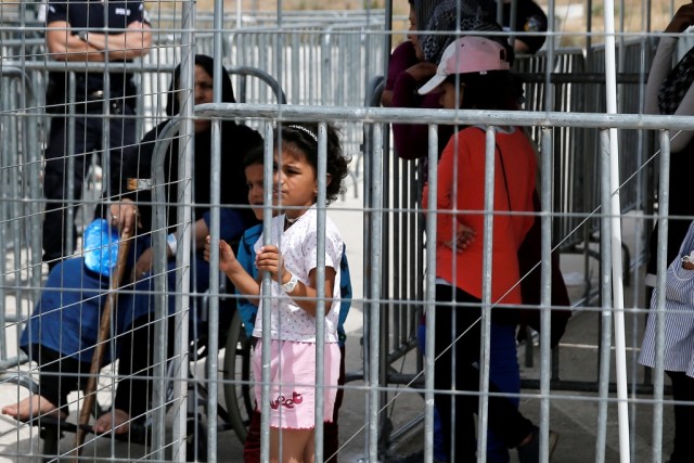 Mais de 60.000 refugiados permanece em solo grego