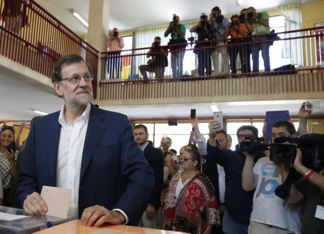Espanhóis em Portugal esperaram que haja Governo