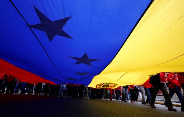 Supremo Tribunal venezuelano admite medida cautelar contra assinaturas para referendo revogatório