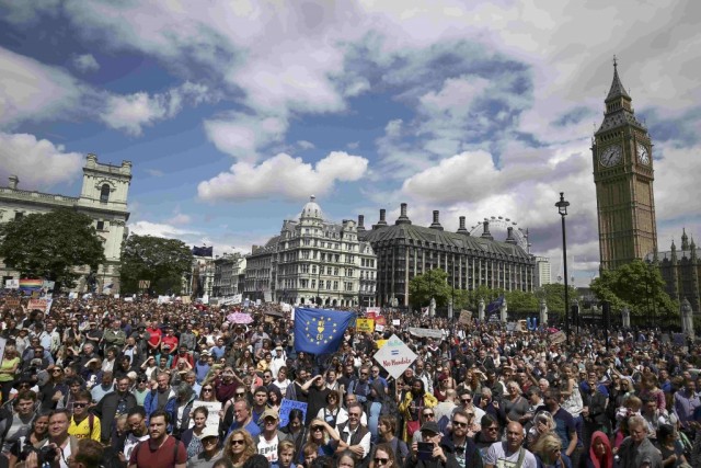 Marcha junta milhares em Londres contra saída da UE