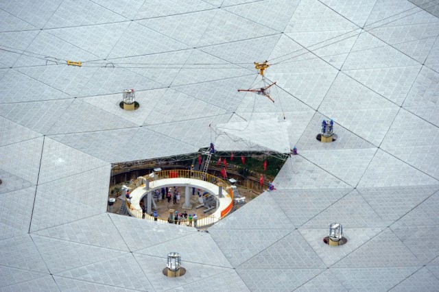 China conclui construção do maior radiotelescópio do mundo