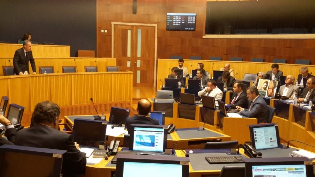 Venezuela e Banif dominam debate sobre as comunidades