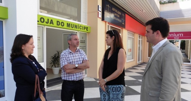 Governo Regional recusa instalar serviços em espaço gratuito no Caniço