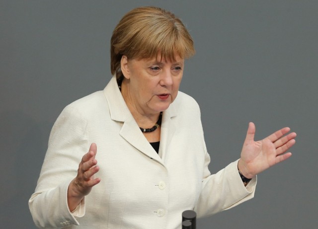 Merkel garante recursos para integrar refugiados mas diz que devem respeitar leis