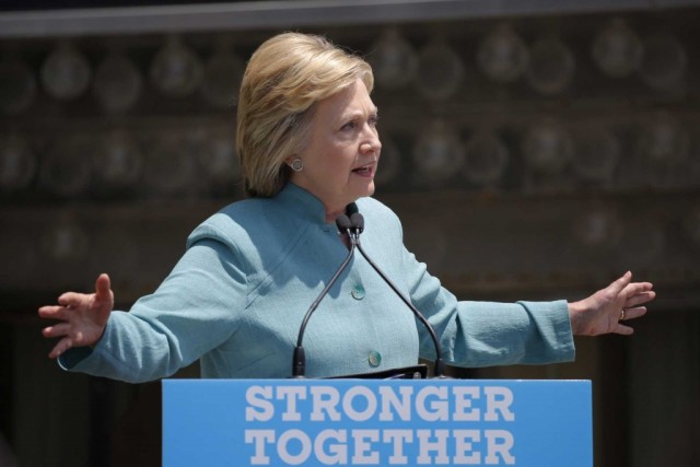Hillary Clinton propõe plano de saúde que abrange imigrantes indocumentados