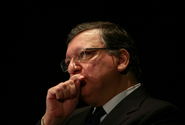 Moscovici diz que Barroso devia ter refletido sobre o convite do Goldman Sachs