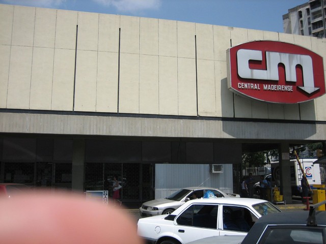Militares frustraram saque de supermercado português na Venezuela