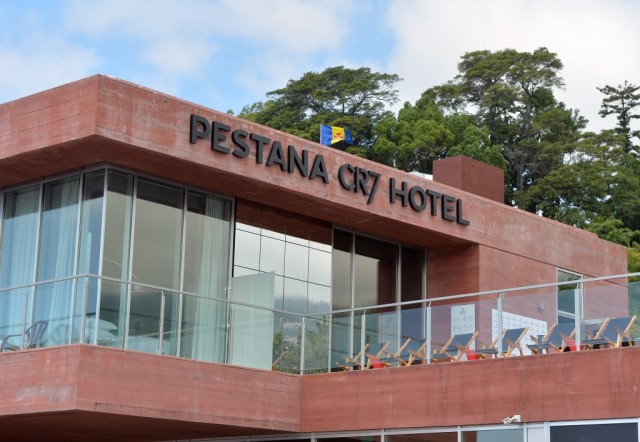 Pestana pede mudança do local do tanque de gás no cais norte do Porto do Funchal