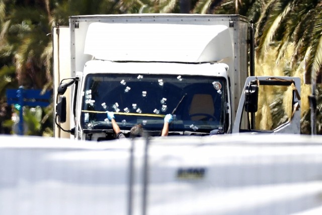 Quatro homens detidos por suspeita de ligação ao homicida do atentado em Nice